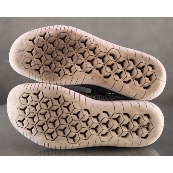 Nike Free Run Flyknit Women's Running Shoes Size 9 Oreo Black Gray 942839-101 - Picture 9 of 11
